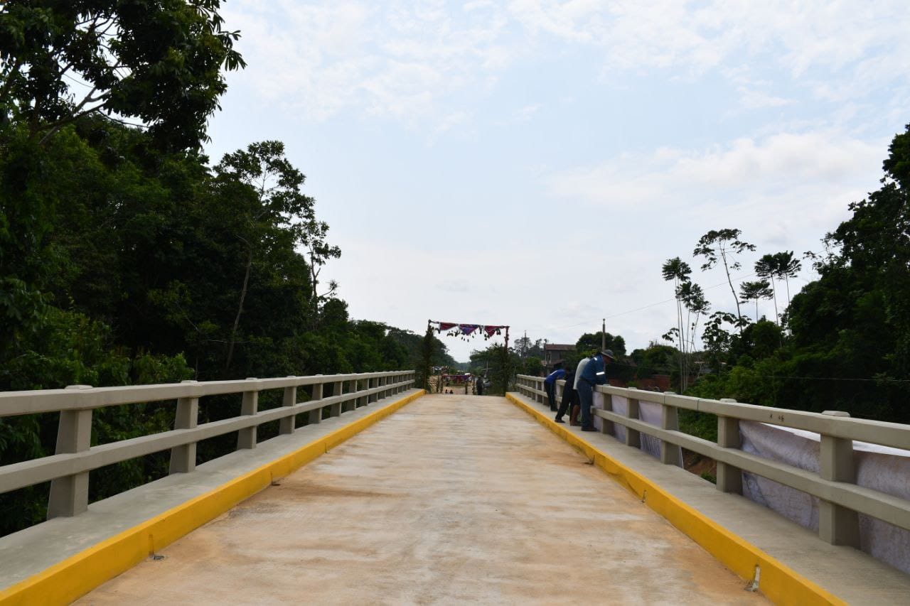 CONSTRUCCION DE PUENTE VEHICULAR URKUPIÑA